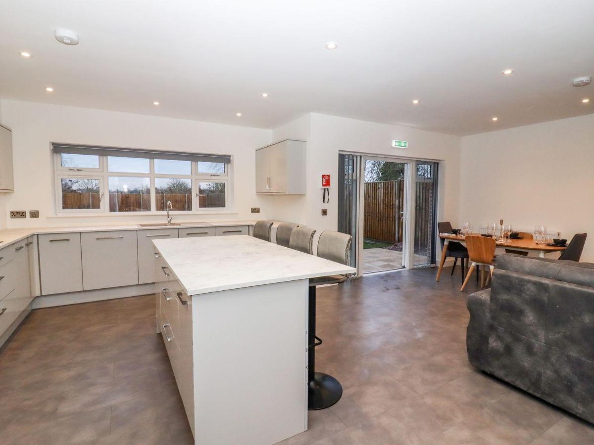 ניומרקט Exning Residence מראה חיצוני תמונה